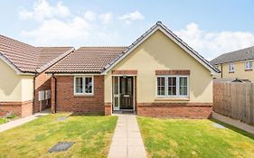 16 Stewart Close